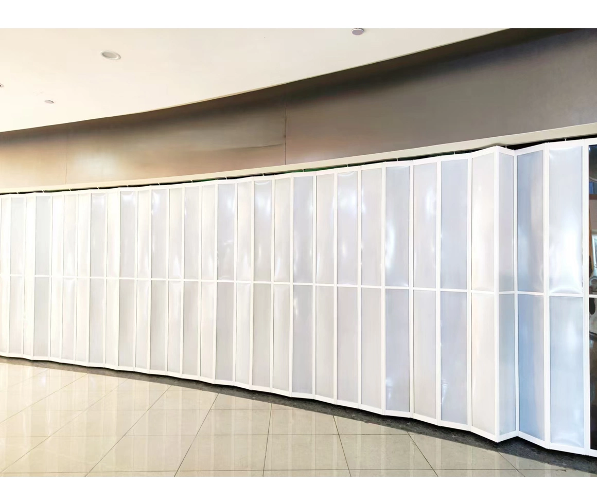 polycarbonate-sliding-folding-door-07